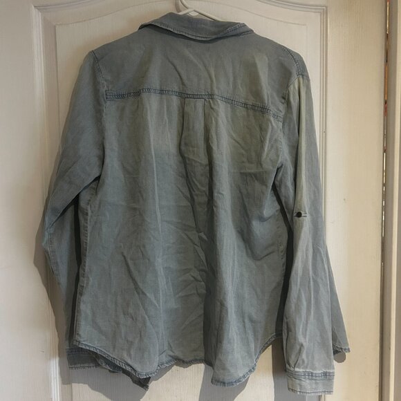 Grace & Lace Light Blue Denim Button-Up Shirt (Medium, NWT) - Picture 2 of 3